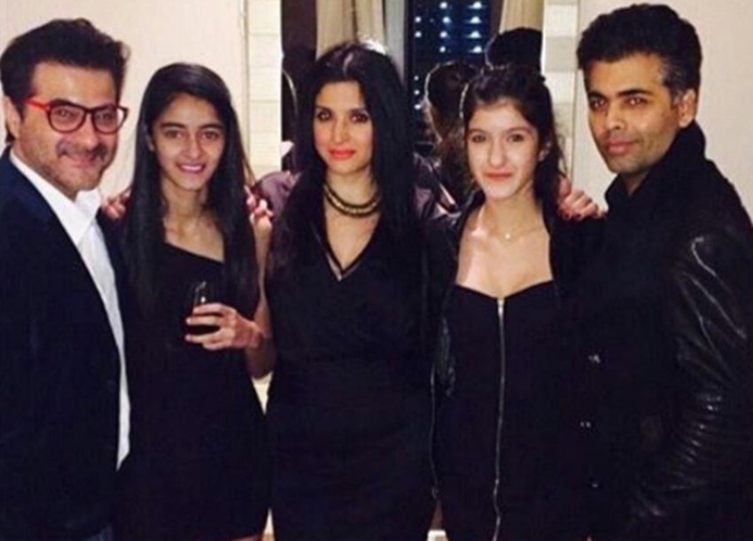 बता दें अनन्या सोशल मीडिया पर काफी एक्टि‍व रहती हैं।