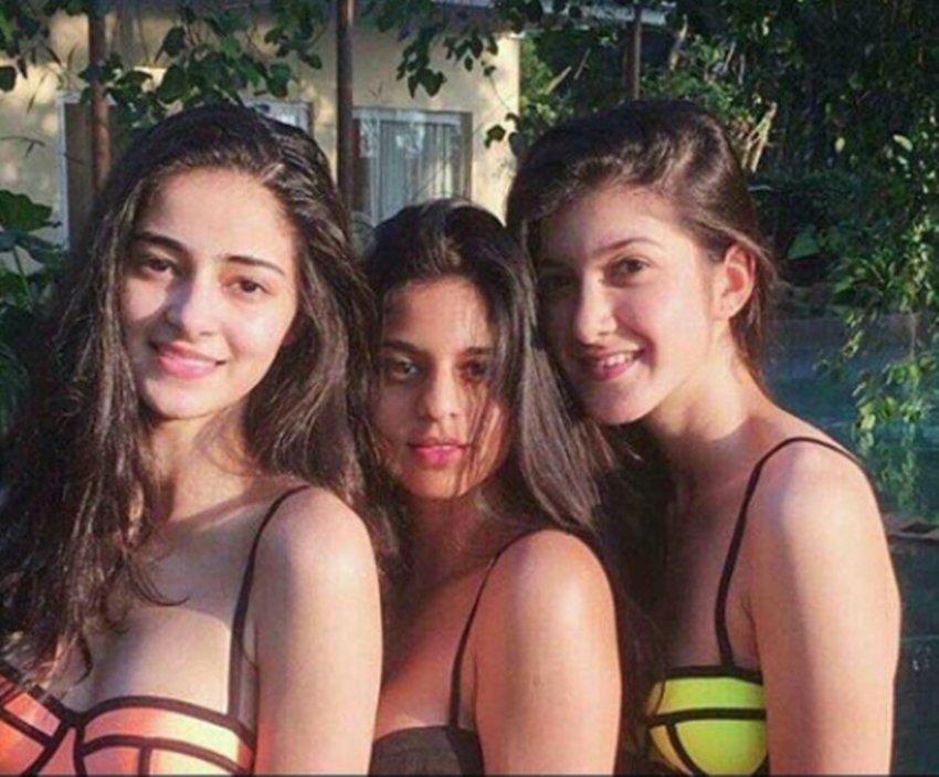 साथ ही वह संजय कपूर की बेटी शनाया कपूर की भी बहुच अच्छी दोस्त हैं। अनन्या सुहाना और शायना तीनों अक्सर साथ ही नजर आती हैं।