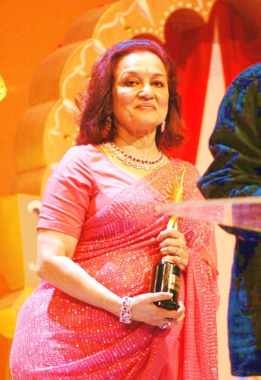 iifa 2017, Arjun bijlani to host iifa 2017, iifa, iifa 2017 awards, Rekha, Sharmila Tagore, Mumtaz, Dharmendra, Asha Parekh, Shabana Azmi, Dilip Kumar, Sunil Dutt, IIFA lifetime achievement award, iifa video, iifa photos, iifa awards 2017 live, iifa 2017 live streaming, 18th iifa awards, Arjun bijlani, karan wahi, iifa 2017 hosts, iifa awards 2017 date, iifa awards 2017 date and time, 18th iifa awards 2017, iifa awards 2017 live streaming, iifa latest news, iifa awards news