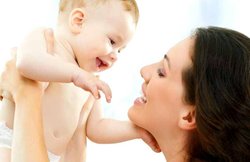 मानसून के मौसम में छोटे बच्चे का रखें विशेष ख्याल, ऐसे करें उनकी स्किन की केयर