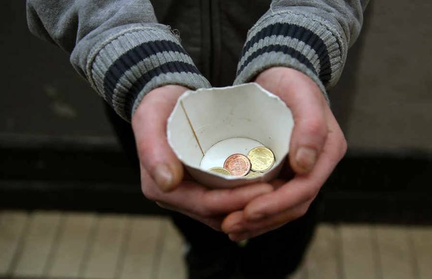 Beggars, Beggars in india, richest beggars, top richest beggars in india, rich beggars, rich beggars in india, top most beggars in india, beggars worth, richest beggars income