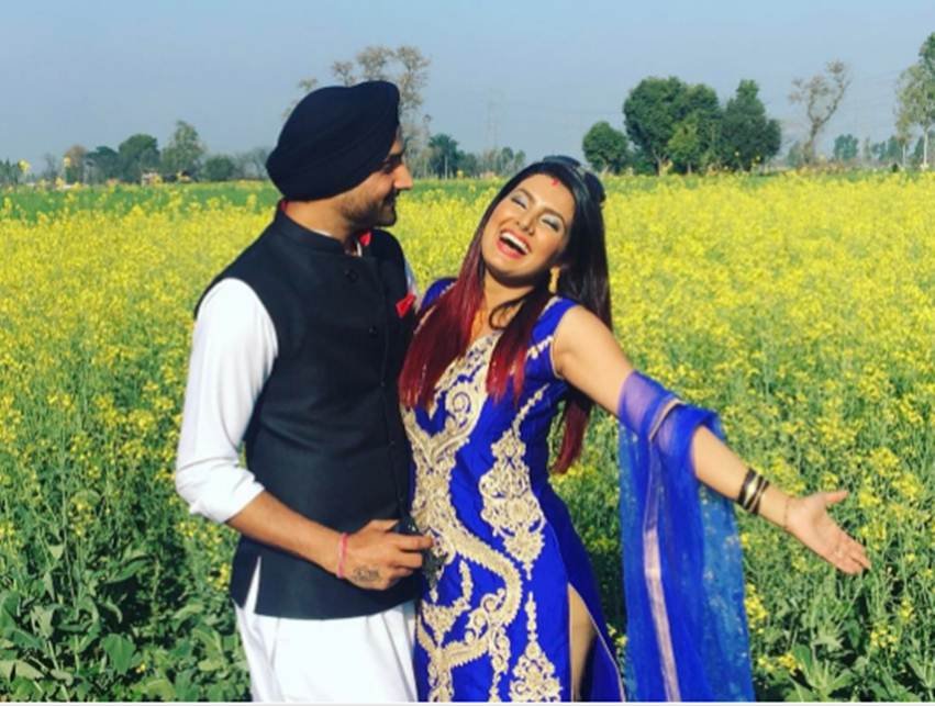 harbhajan singh,geeta basra,love story,struggle in relationship,entertainment news,bollywood news,harbhajan geeta wedding,pics, Hinaya Heer, Geeta basra