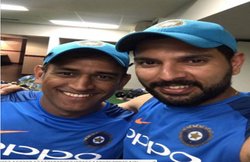 युवराज सिंह ने एम एस धोनी को बर्थडे पर दिया नया नाम, ‘मिस्टर हेलीकॉप्टर’ कहकर किया विश