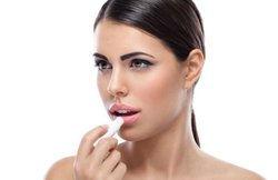 जानिए, होठों का कालापन भगाने के नुस्खे