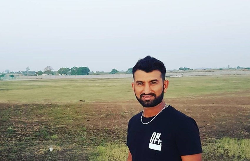 अब बात करें चेतेश्वर पुजारा की तो वे हमेशा ही अच्छा प्रदर्शन करते आए हैं। बीसीसीआई द्वारा 2 करोड़ रुपए सैलरी लेने वाली कैटेगरी में पुजारा भी आते हैं।