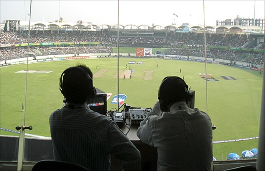 अब ब्रॉडकास्ट कंपनियां एेसे क्रिकेट खिलाड़ियों को जिम्मेदारी देने लगी हैं, जो मजेदार तरीके से कॉमेंट्री कर सकें।