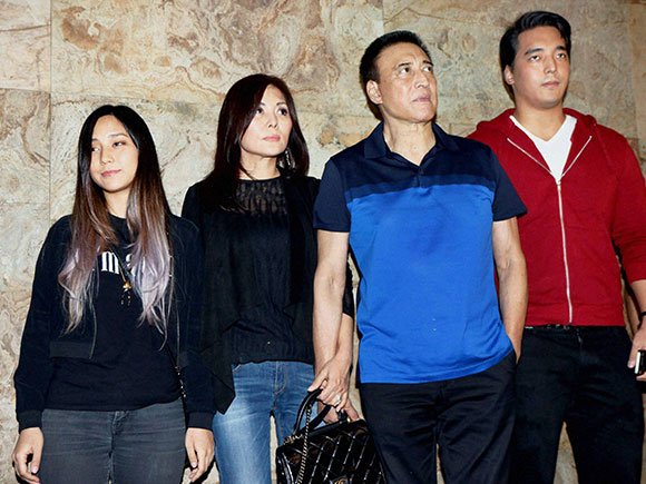 डैनी अपने परिवार के साथ। डैनी की बेटी पैमा पब्लिक लाइफ में कम ही दिखती हैं।