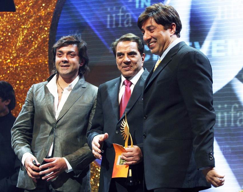 iifa 2017, Arjun bijlani to host iifa 2017, iifa, iifa 2017 awards, Rekha, Sharmila Tagore, Mumtaz, Dharmendra, Asha Parekh, Shabana Azmi, Dilip Kumar, Sunil Dutt, IIFA lifetime achievement award, iifa video, iifa photos, iifa awards 2017 live, iifa 2017 live streaming, 18th iifa awards, Arjun bijlani, karan wahi, iifa 2017 hosts, iifa awards 2017 date, iifa awards 2017 date and time, 18th iifa awards 2017, iifa awards 2017 live streaming, iifa latest news, iifa awards news