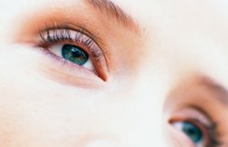 नजर हो गई है कमजोर तो रोज करें ये दो आसन, बढ़ जाएगी आंखों की रोशनी