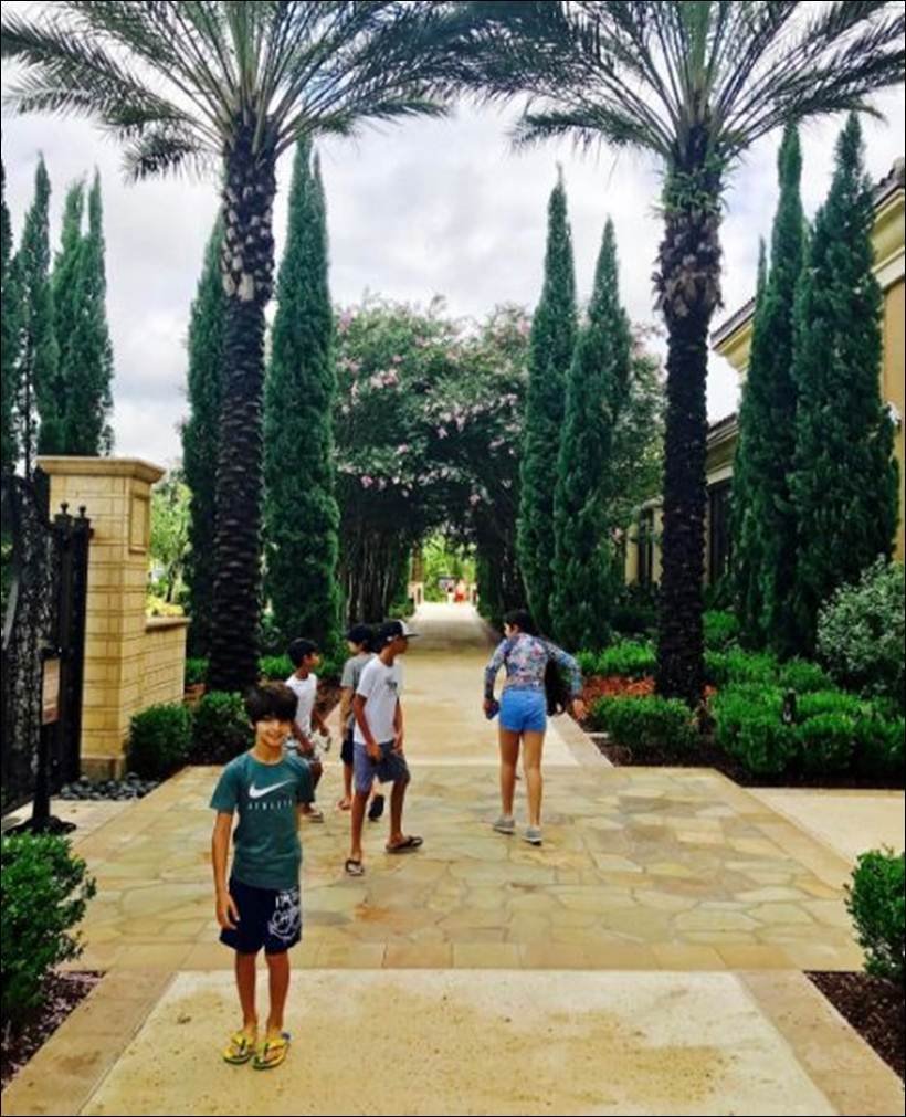 "hrithik roshan, hrithik sussanne sons,hredaan hridhaan images, hrithik roshan sons images, sussanne khan instagram, hrithik roshan instagram, sussanne hrehaan, hrithik hrehaan hridhaan