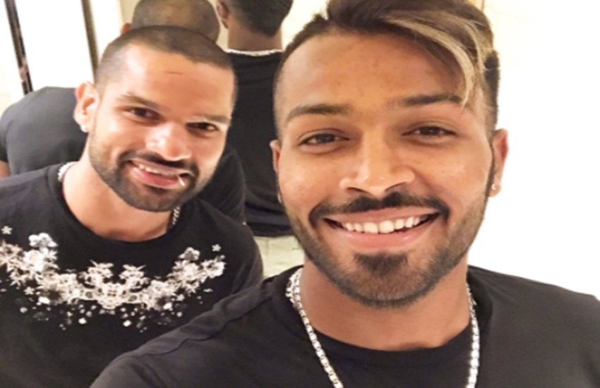  एक ने लिखा बहुत सही कहा, कम से कम आप दोनों ने यह माना तो सही। 