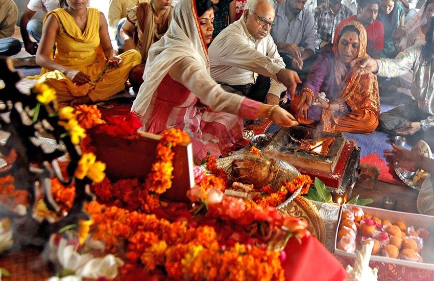 rahu, rahu planet, how to make rahu happy, rahu pooja, rahu paja vidhi, राहु की पूजा विधि, कैसे करें राहु की पूजा, राहु को इन तरीकों से करें खुश, राहु हो जाएंगे खुश