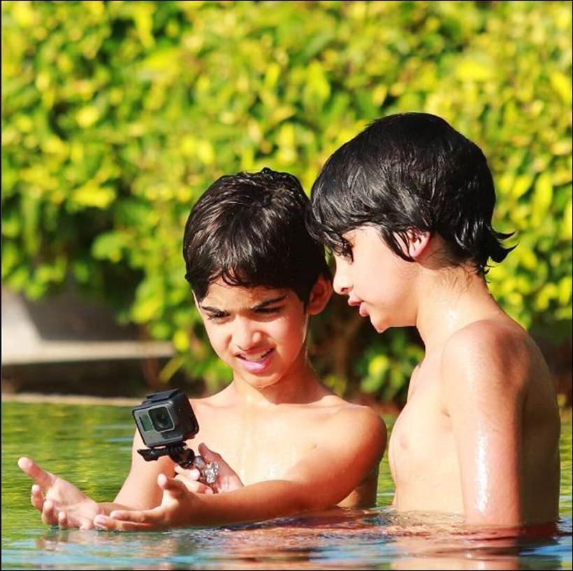 "hrithik roshan, hrithik sussanne sons,hredaan hridhaan images, hrithik roshan sons images, sussanne khan instagram, hrithik roshan instagram, sussanne hrehaan, hrithik hrehaan hridhaan