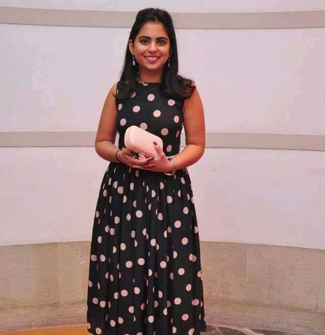 Aakash Ambani,Isha Ambani,Reliance shareholders,Business News,Reliance AGM,Reliance 4G Feature Phone,Jio Phone, ,Isha Ambani photos, ,Isha Ambani inportant facts