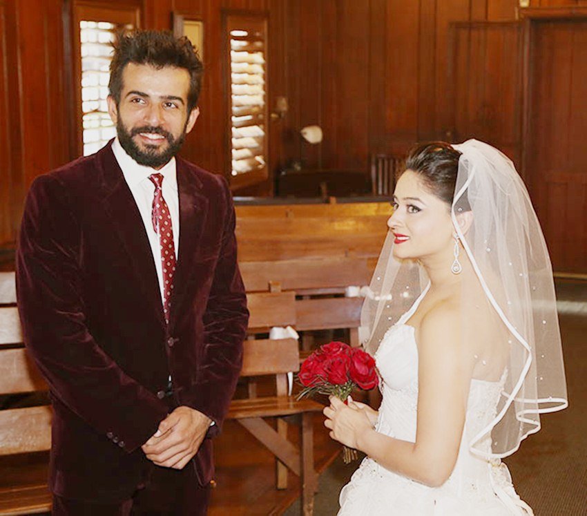 shakti arora neha saxena, Krushna Abhishek and Kashmera Shah, karan singh grover shraddha nigam marriage, raunak or deepika mariage Secretly, jay bhanushali and mahhi vij secret marriage, paridhi sharma and tanmay saxena secret marriage, rajat tokas srishti nayyar marriage, Tv Stars Secret Marriage, Bollywood Stars Secret Marriage