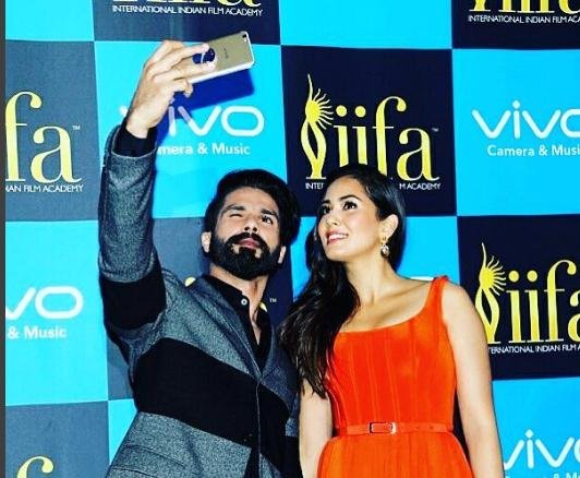 IIFA, IIFA 2017, IIFA Green Carpet, Shahid Kapoor and Mira Rajput, Shahid Kapoor and Mira Rajput IIFA, Shahid Kapoor and Mira Rajput pictures, Shahid Kapoor and Mira Rajput together, Shahid Kapoor and Mira Rajput relationship, bollywood news, bollywood gossip, movie reviews, showbiz news, hollywood news, bollywood, reviews, music, television, tv, tv news, bollywood photos, photo gallery, bollywood photo gallery, bollywood trending, bollywood trending news, latest bollywood news