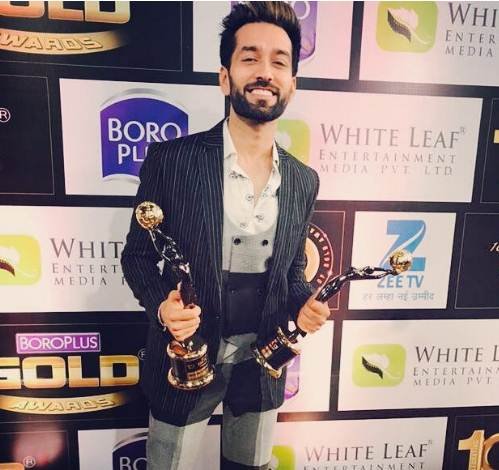 gold awards 2017,zee gold awards 2017,shweta tiwari daughter,palak tiwari,Mouni Roy,Divyanka Tripathi,karan patel,Yeh Hai Mohabbatein,naagin 2,tv stars at gold awards 2017