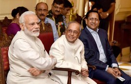 Narendra Modi, Pranab Mukherjee, President Pranab Mukherjee, President Pranab Mukherjee - A statesman, Narendra Modi-Pranab Mukherjee, Modi-Pranab, Rashtrapati Bhavan, Hindi news, Modi Videos