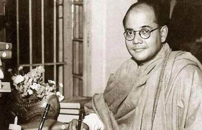 घर के लिए कंस्ट्रक्शन का सामान नहीं खरीदने पर नेताजी सुभाष चंद बोस के परिवार को मिल रही धमकियां
