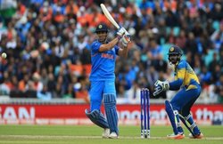 श्रीलंकाई विकेटकीपर निरोशन डिकवेला पर जुर्माना, मैच के दौरान की थी ये हरकत