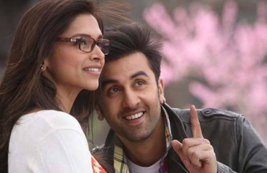Ranbir Kapoor And Deepika Padukone, actor Ranbir Kapoor , news of bollywood, Ranbir Kapoor news, Ranbir Kapoor bollywood news, Ranbir Kapoor actor, actor Ranbir Kapoor, Deepika Padukone news in hindi, actress Deepika Padukone, bollywood news of Deepika Padukone, Deepika Padukone and Ranbir Kapoor played badminton, deepika padukon won the match, bollywood updates in hindi