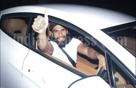 करोड़ों रुपये का है रणवीर सिंह का कार-क्लेक्शन, एस्टर्न मार्टिन से लेकर मारुति कार भी है शामिल