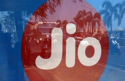 रिपोर्ट: जियो फाइबर देगा 1 हजार रुपये से भी कम में 100Mbps की स्‍पीड, अनलिमिटेड कॉल्‍स और जियो टीवी
