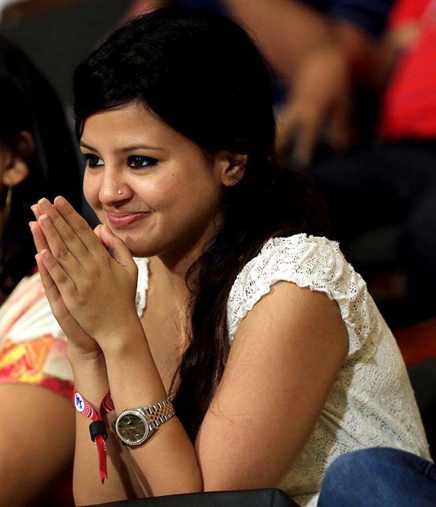 Hottest wife of Indian Cricketers, Hottest wife of Cricketers, Cricketr love, indian cricketer wife