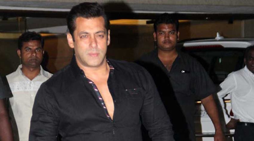 Kangana Ranaut, Kangana Ranaut injured, bollywood stars Injured in Shooting, Filming Accidents In Bollywood, shooting accident, salman khan, shahrukh khan, amitabh bachchan, aishwarya rai, abhishek bachchan, akshay kumar, john ibrahim, Hrithik Roshan, hritik roshan, Manikarnika Queen of Jhansi, Kangana Ranaut Manikarnika Queen of Jhansi, Kangana Ranaut injured on sets, Kangana ranaut injured on sets in Hyderabad, Kangana ranaut hospitalised, jansatta