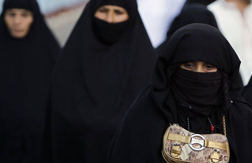 saudi arabia laws for womens, saudi arabia laws, saudi arabia laws for womens in hindi, women's rights in saudi arabia, women's rights in saudi arabia 2017, saudi arabia women viral video, saudi arabia women miniskrit viral video, saudi arabia women, saudi arabia rules in hindi, saudi arabia rules for womens, saudi arabia rules for womens in hindi, saudi arabia latest updates