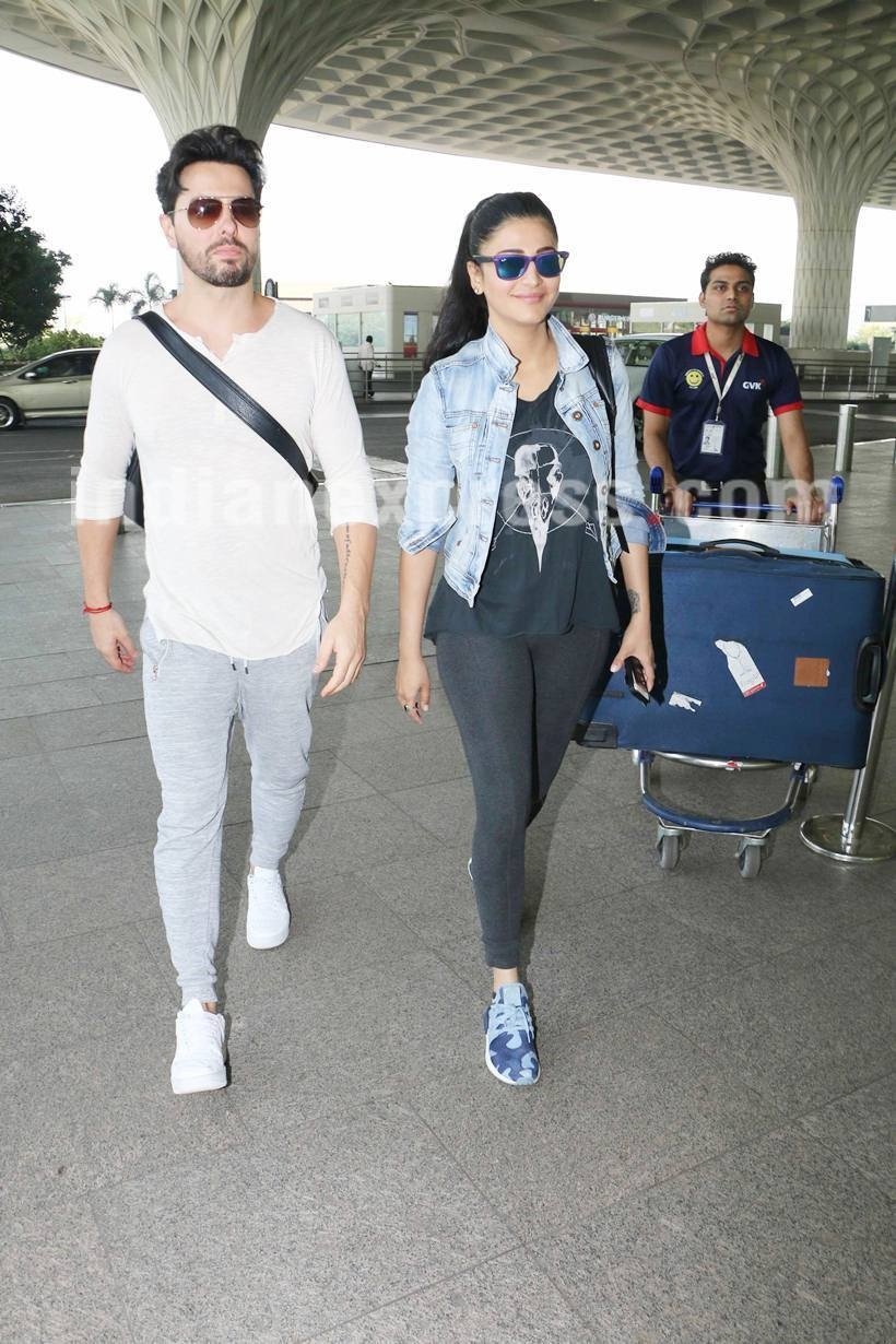 shruti haasan, shruti haasan boyfriend, michael corsale, shruti haasan michael corsale, shruti haasan boyfriend latest photos, kamal haasan, shruti haasan hugs michael corsale, shruti haasan boyfriend name, shruti haasan boyfriend news, shruti haasan photos, who is michael corsale, entertainment photos, i