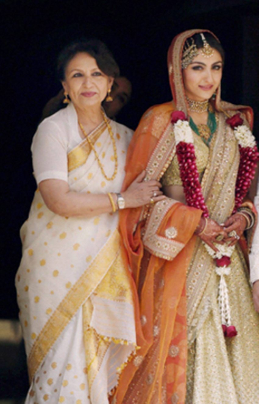 Amitabh Bachchan And Abhishek Bachchan, Mithun Chakravarty And Memoh Chakravarty, Firooz Khan And Fardeen Khan, Tanuja And Tanisha, Amjad Khan And Shadaab Khan, Shatrughan Sinha And Luv Sinha, bollywood star kids, bollywood flop kids, bollywood news, entertainment news, bollywood news in hindi, entertainment news