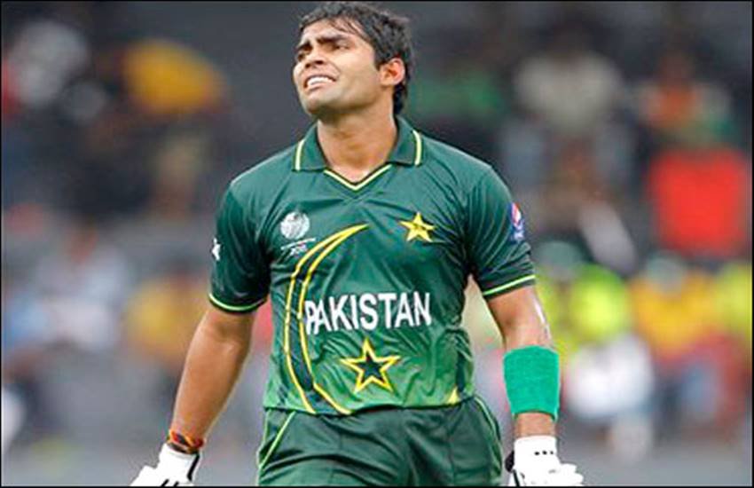 Pakistani cricketer, Umar Akmal, Bowled, Girl, charity match, Video, Umar Akmal Bowled by Girl