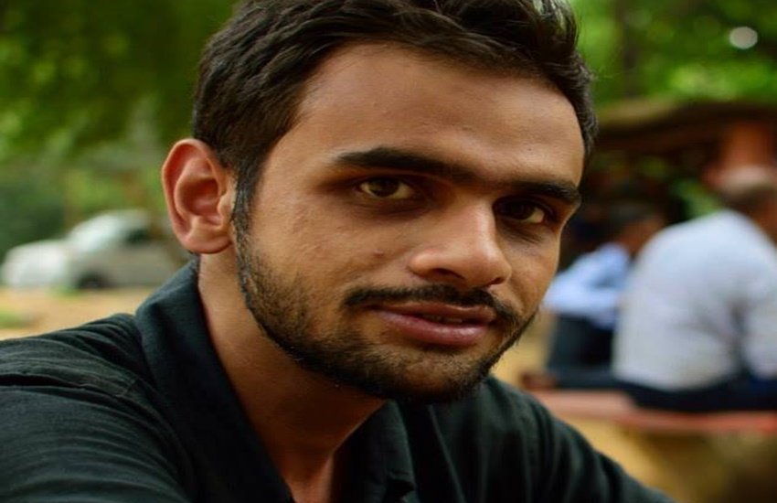 जवाहर लाल नेहरु विश्वविद्यालय (जेएनयू) में कथित तौर पर देश के खिलाफ नारेबाजी करने के बाद सुर्खियों में उमर खालिद। (Photo Source: Faceboo@umarkhalid)