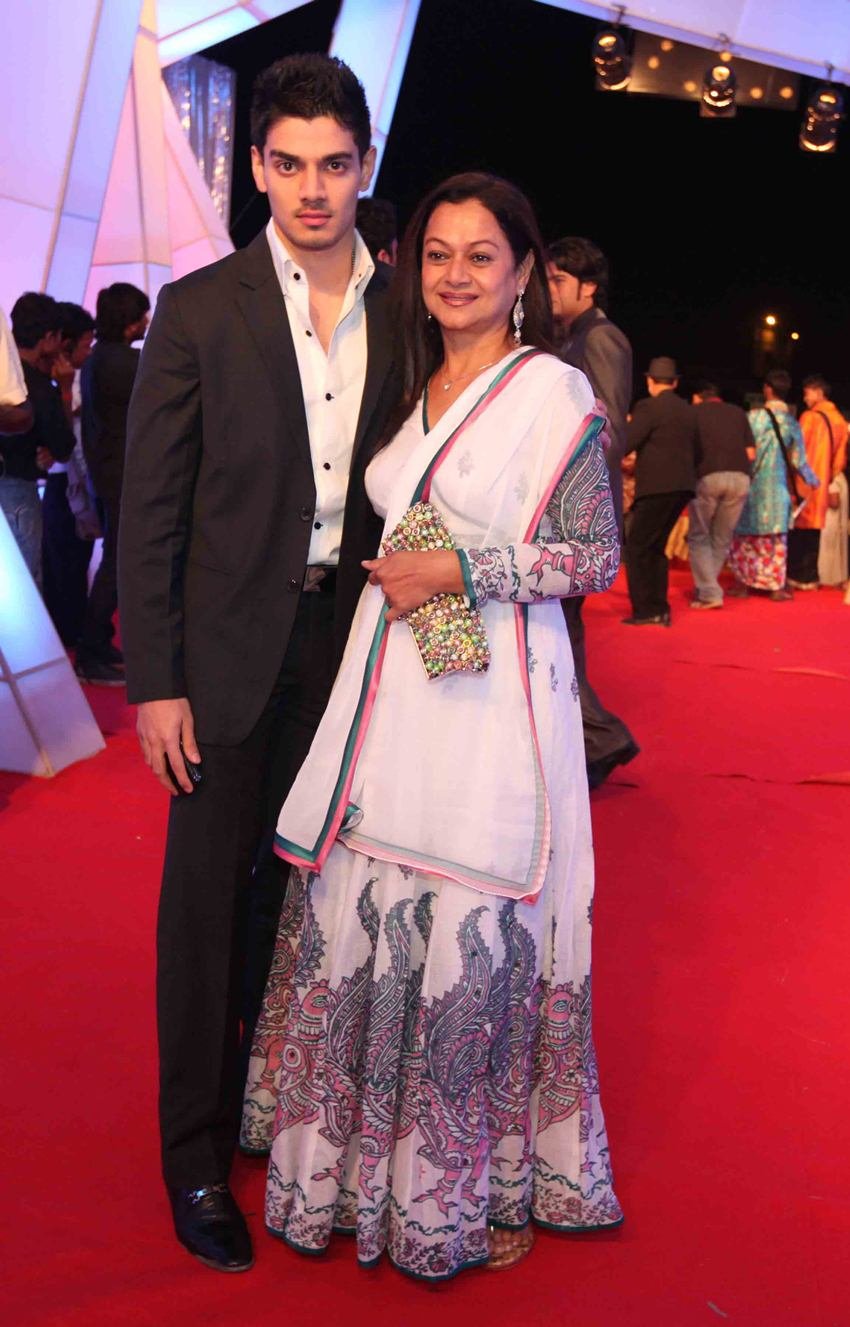 Zarina wahab, Aditya Pancholi, Dev Anand