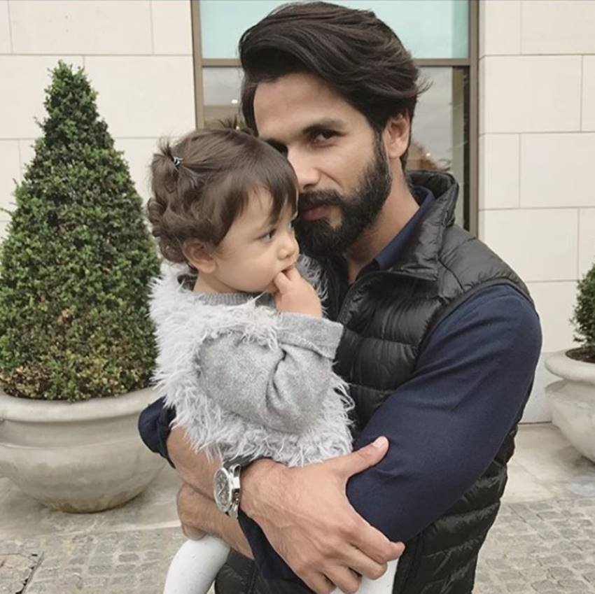 Shahid Kapoor, Meera Rajput, Misha, Misha Pics, Misha Kapoor Pics, Misha Kapoor New Pics, Misha Kapoor HD Pics, Misha Kapoor and Shahid Kapoor, Shahid Kapoor Daughter, Shahid Kapoor wife, Meera Rajput Pics, Meera Rajput and Shahid Kapoor, Meera Rajput and Shahid Kapoor Pics, Meera Rajput and Shahid Kapoor with Daughter, Shahid Kapoor Instagram Pics, Shahid Kapoor Pics, Shahid Kapoor Family Pics, Photo Gallery, Jansatta