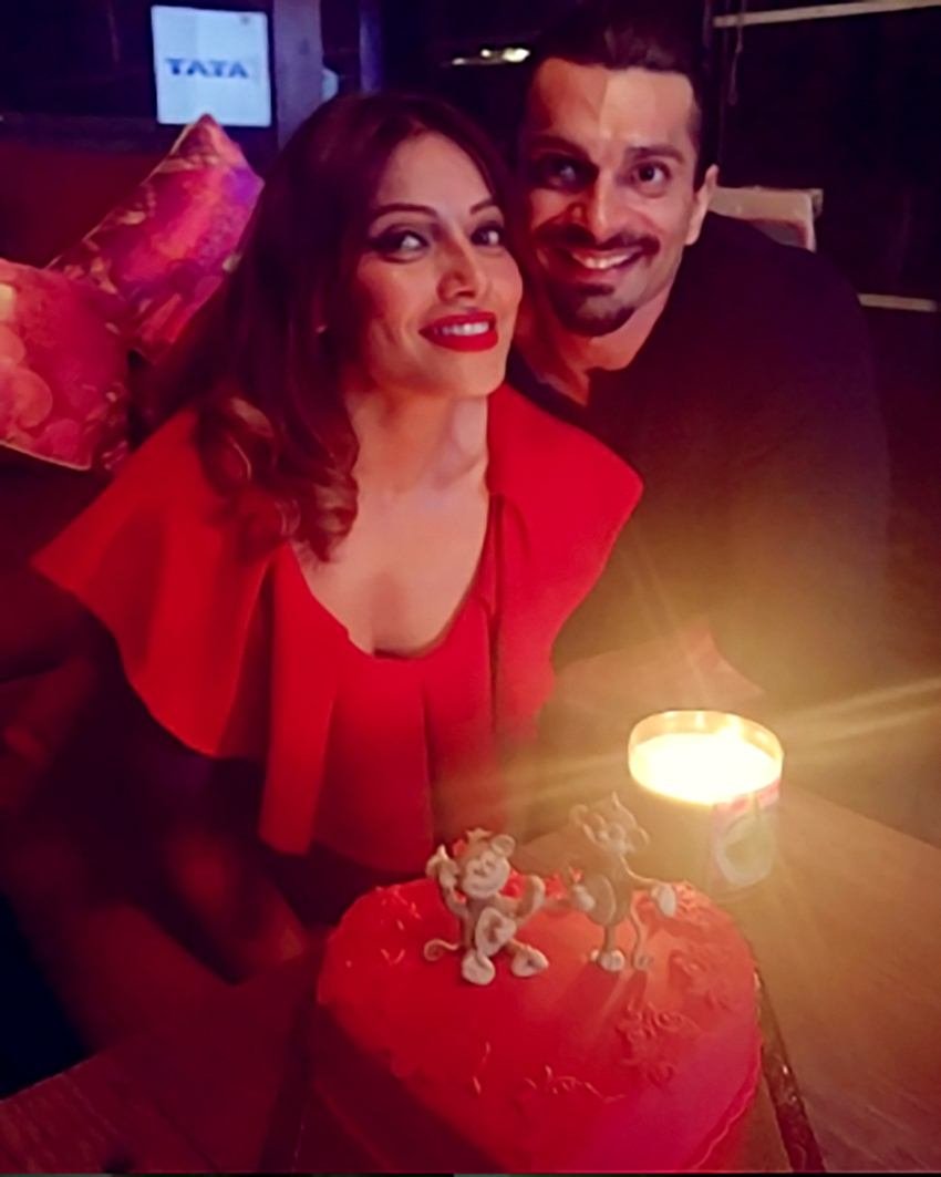 Bipasha Basu, Karan Singh grover, Bipasha Basu with Karan Singh grover, Bipasha Basu and Karan Singh grover, Bipasha Basu and Karan Singh grover Marriage Pics, Bipasha Basu and Karan Singh grover Marriage Photos, Bipasha Basu with Karan Singh grover Pics, Bipasha Basu with Karan Singh grover New Pics, Bipasha Basu and Karan Singh grover Photos, Bipasha Basu and Karan Singh grover Love Story, Actress Bipasha Basu, Bollywood Actor Karan Singh grover, Photo Gallery, Jansatta