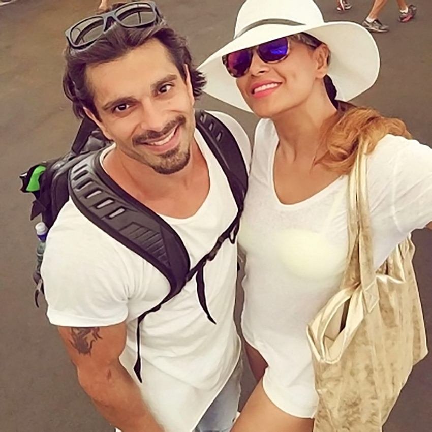 Bipasha Basu, Karan Singh grover, Bipasha Basu with Karan Singh grover, Bipasha Basu and Karan Singh grover, Bipasha Basu and Karan Singh grover Marriage Pics, Bipasha Basu and Karan Singh grover Marriage Photos, Bipasha Basu with Karan Singh grover Pics, Bipasha Basu with Karan Singh grover New Pics, Bipasha Basu and Karan Singh grover Photos, Bipasha Basu and Karan Singh grover Love Story, Actress Bipasha Basu, Bollywood Actor Karan Singh grover, Photo Gallery, Jansatta