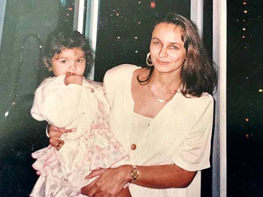Alia Bhatt Childhood Pics, Bollywood Actress with her mother, Bollywood Actress Childhood Pics, Bollywood Celebs with her mother, Bollywood Celebs Childhood Pics, Bollywood Actress in Childhood, Actress with her mother, Actress Childhood Pics, Celebs with her mother, Bollywood Top Actress Childhood Pics, Bollywood Top Actress with her mother, Photo Gallery, Jansatta