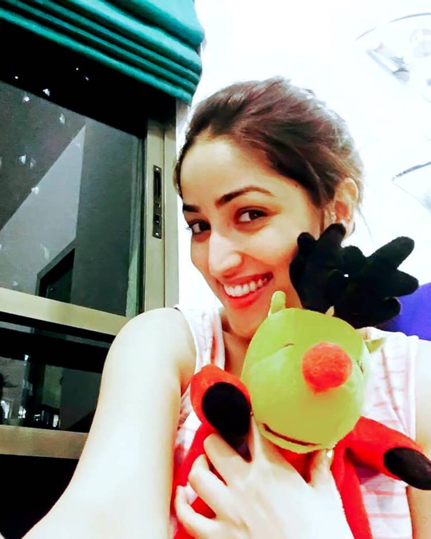 Yami Gautam without Makeup, Bollywood Actress without Makeup, Actress without Makeup, Bollywood Celebs without Makeup, Bollywood Actress without Makeup Pics, Actress without Makeup Pics, Bollywood Top Actress without Makeup, Entertainment Gallery, Jansatta