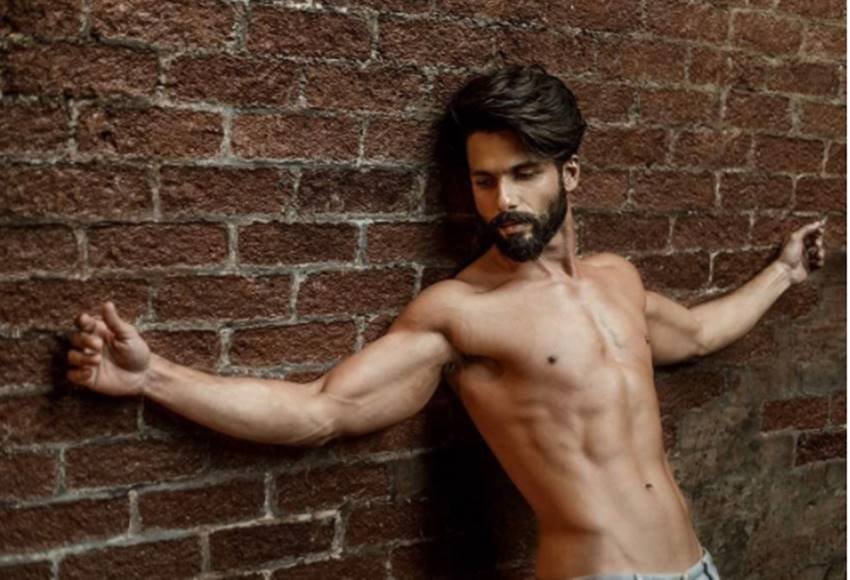 Shahid Kapoor, Shahid Kapoor New Pics, Shahid Kapoor Shirtless Pics, Shahid Kapoor Photos, Shahid Kapoor Pics, Shahid Kapoor New Photos, Bollywood Actor Shahid Kapoor New Pics, Actor Shahid Kapoor New Pics, Actor Shahid Kapoor Shirtless Pics, Bollywood Actor Shahid Kapoor Shirtless Pics, Shahid Kapoor Six Pack Abs, Shahid Kapoor Six Pack Abs Pics, Shahid Kapoor New Photoshoot, Shahid Kapoor Hot Pics, Shahid Kapoor Sexy Pics, Photo Gallery, Jansatta