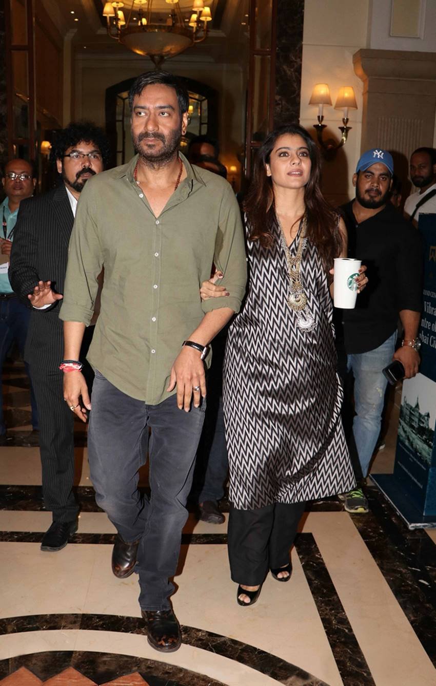 Ajay Devgan, Ajay Devgan Controversy, Raveena Tandon, Ajay Devgan Controversy with Raveena Tandon, Raveena Tandon Suicide, Raveena Tandon Suicide Controversy, Ajay Devgan Pics, Ajay Devgan New Pics, Ajay Devgan Hot Pics, Ajay Devgan and Raveena Tandon, Karishma Kapoor, Ajay Devgan Controversy with Karishma Kapoor, Karishma Kapoor Controversy with Raveena Tandon, Ajay Devgan Facts, Ajay Devgan Unknown Facts, Ajay Devgan Biography, Photo Gallery, Jansatta