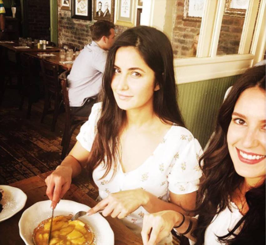 Katrina Kaif, Katrina Kaif Personal Pics, Katrina Kaif New Pics, Katrina Kaif Family Pics, Katrina Kaif Friends Pics, Katrina Kaif Family, Bollywood Actress Katrina Kaif Private Pics , Katrina Kaif Hot Pics, Katrina Kaif Sexy Pics, Katrina Kaif Instagram Pics, Katrina Kaif Films, Katrina Kaif News, Photo Gallery, Jansatta