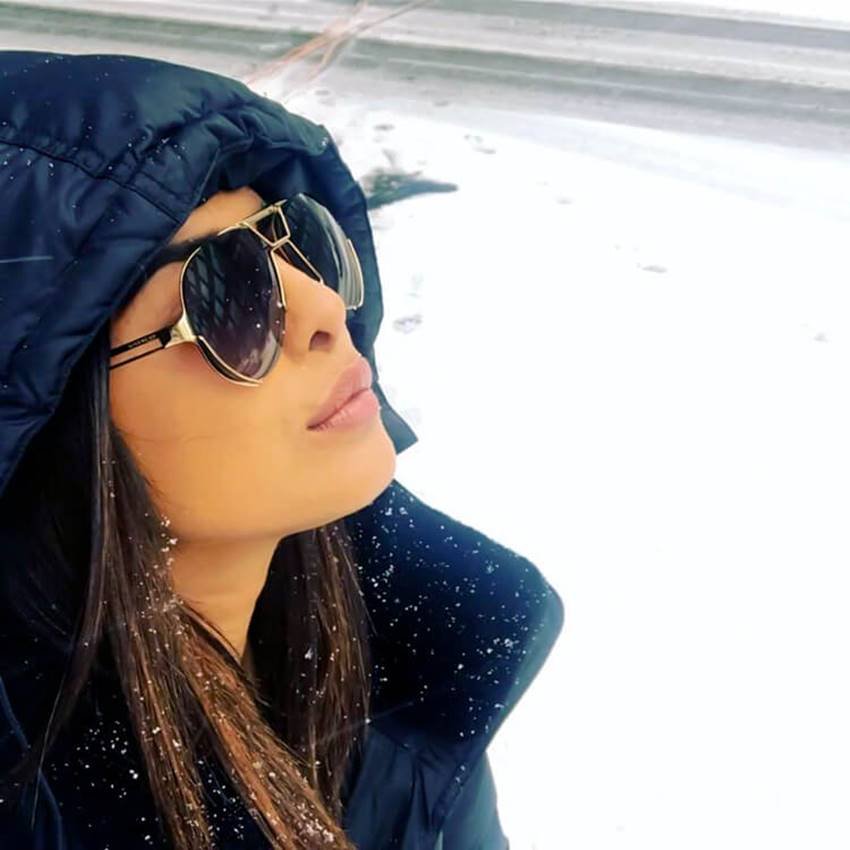 Priyanka Chopra without Makeup, Bollywood Actress without Makeup, Actress without Makeup, Bollywood Celebs without Makeup, Bollywood Actress without Makeup Pics, Actress without Makeup Pics, Bollywood Top Actress without Makeup, Entertainment Gallery, Jansatta