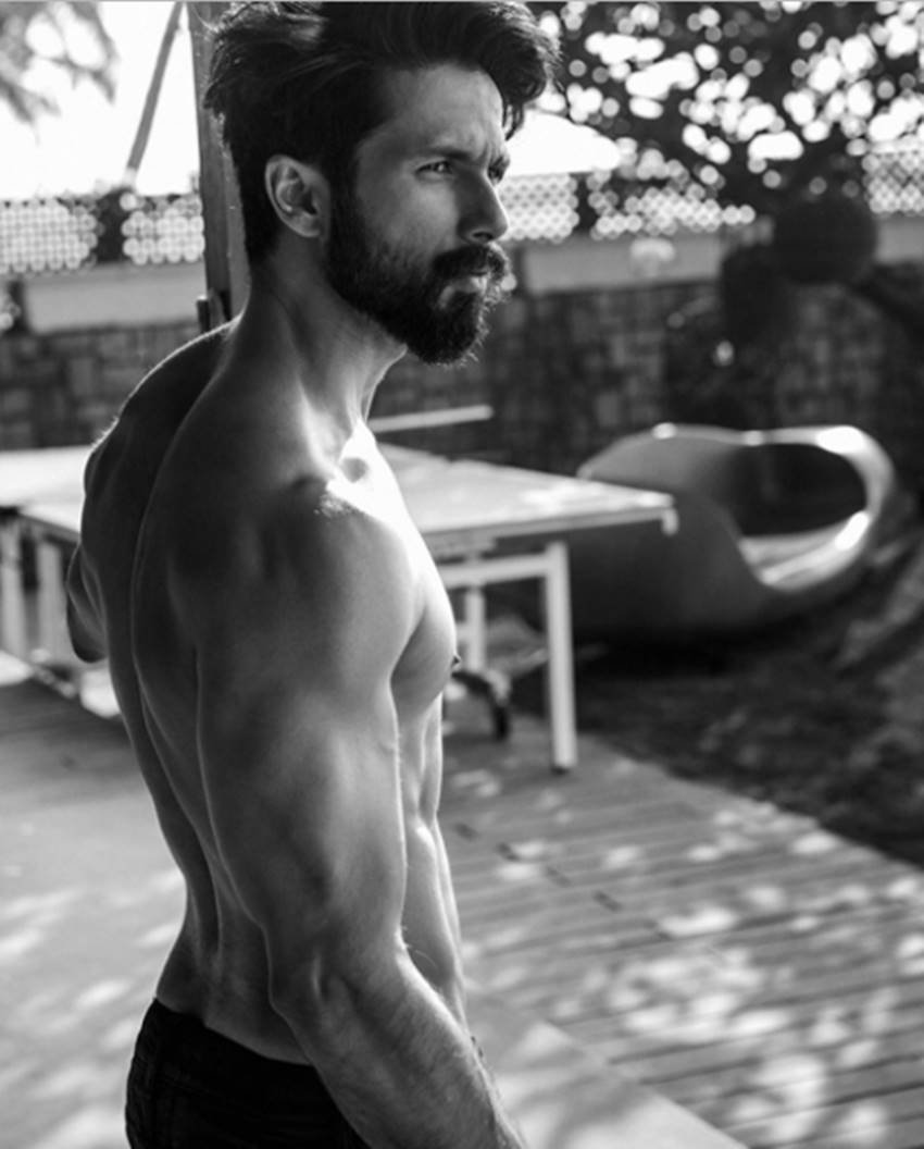 Shahid Kapoor, Shahid Kapoor New Pics, Shahid Kapoor Shirtless Pics, Shahid Kapoor Photos, Shahid Kapoor Pics, Shahid Kapoor New Photos, Bollywood Actor Shahid Kapoor New Pics, Actor Shahid Kapoor New Pics, Actor Shahid Kapoor Shirtless Pics, Bollywood Actor Shahid Kapoor Shirtless Pics, Shahid Kapoor Six Pack Abs, Shahid Kapoor Six Pack Abs Pics, Shahid Kapoor New Photoshoot, Shahid Kapoor Hot Pics, Shahid Kapoor Sexy Pics, Photo Gallery, Jansatta