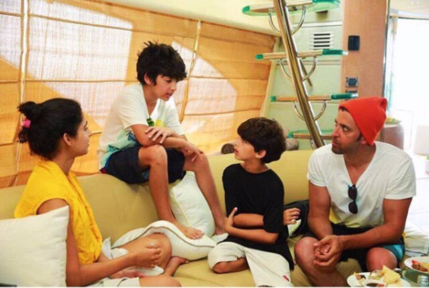 Hrithik Roshan Sons Pics, Hrithik Roshan with Hridhaan and Hrehaan, Hridhaan and Hrehaan New Pics, Hrithik Roshan Two Sons Pics, Hrithik Roshan with Sons, Hrithik Roshan family Pics, Hrithik Roshan Personal Photos, Bollywood Actor Hrithik Roshan Sons Pics, Bollywood Actor Hrithik Roshan Personal Photos, Bollywood Actor Hrithik Roshan Two Sons Pics, Bollywood Actor Hrithik Roshan with Sons, Actor Hrithik Roshan Two Sons Pics, Actor Hrithik Roshan Personal Photos, Hridhaan and Hrehaan Pics, Photo Gallery, Jansatta