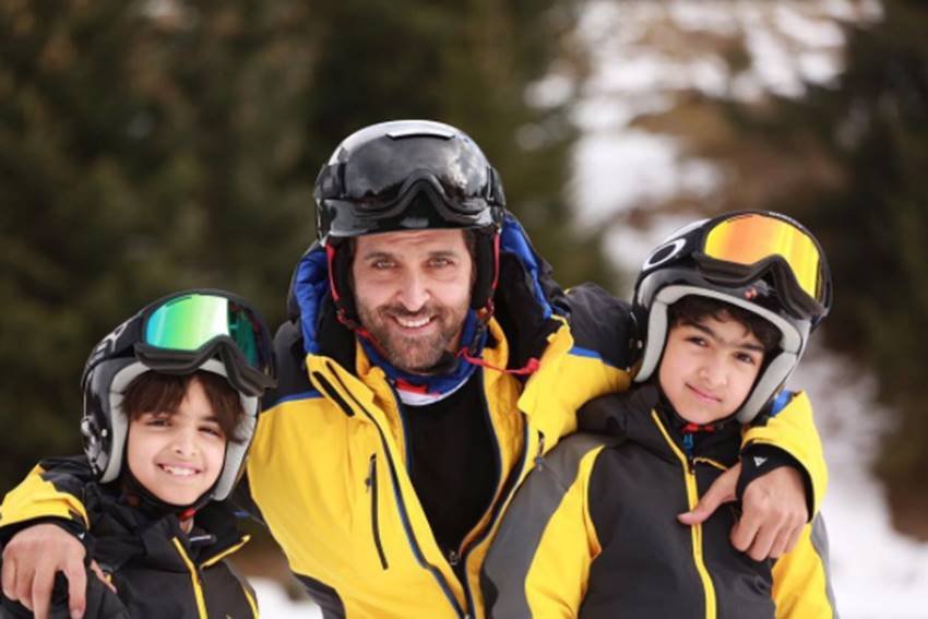 Hrithik Roshan Sons Pics, Hrithik Roshan with Hridhaan and Hrehaan, Hridhaan and Hrehaan New Pics, Hrithik Roshan Two Sons Pics, Hrithik Roshan with Sons, Hrithik Roshan family Pics, Hrithik Roshan Personal Photos, Bollywood Actor Hrithik Roshan Sons Pics, Bollywood Actor Hrithik Roshan Personal Photos, Bollywood Actor Hrithik Roshan Two Sons Pics, Bollywood Actor Hrithik Roshan with Sons, Actor Hrithik Roshan Two Sons Pics, Actor Hrithik Roshan Personal Photos, Hridhaan and Hrehaan Pics, Photo Gallery, Jansatta