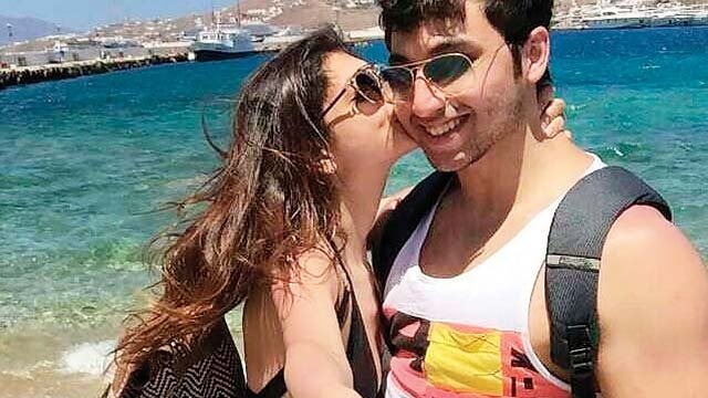 इस शख्स का नाम यूडी जयसिंह है, जो कि पेशे से एक डिजाइनर है।