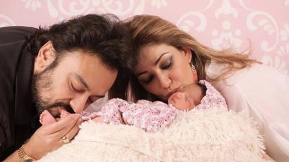 adnan sami,adnan sami kids,adnan sami daughter,adnan sami medina,roya Faryabi, Adnan sami 4 marriage, adnan sami 4 wives