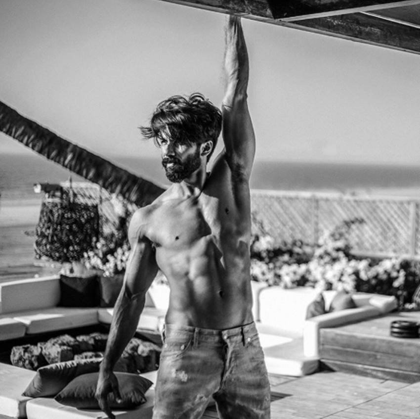 Shahid Kapoor, Shahid Kapoor New Pics, Shahid Kapoor Shirtless Pics, Shahid Kapoor Photos, Shahid Kapoor Pics, Shahid Kapoor New Photos, Bollywood Actor Shahid Kapoor New Pics, Actor Shahid Kapoor New Pics, Actor Shahid Kapoor Shirtless Pics, Bollywood Actor Shahid Kapoor Shirtless Pics, Shahid Kapoor Six Pack Abs, Shahid Kapoor Six Pack Abs Pics, Shahid Kapoor New Photoshoot, Shahid Kapoor Hot Pics, Shahid Kapoor Sexy Pics, Photo Gallery, Jansatta